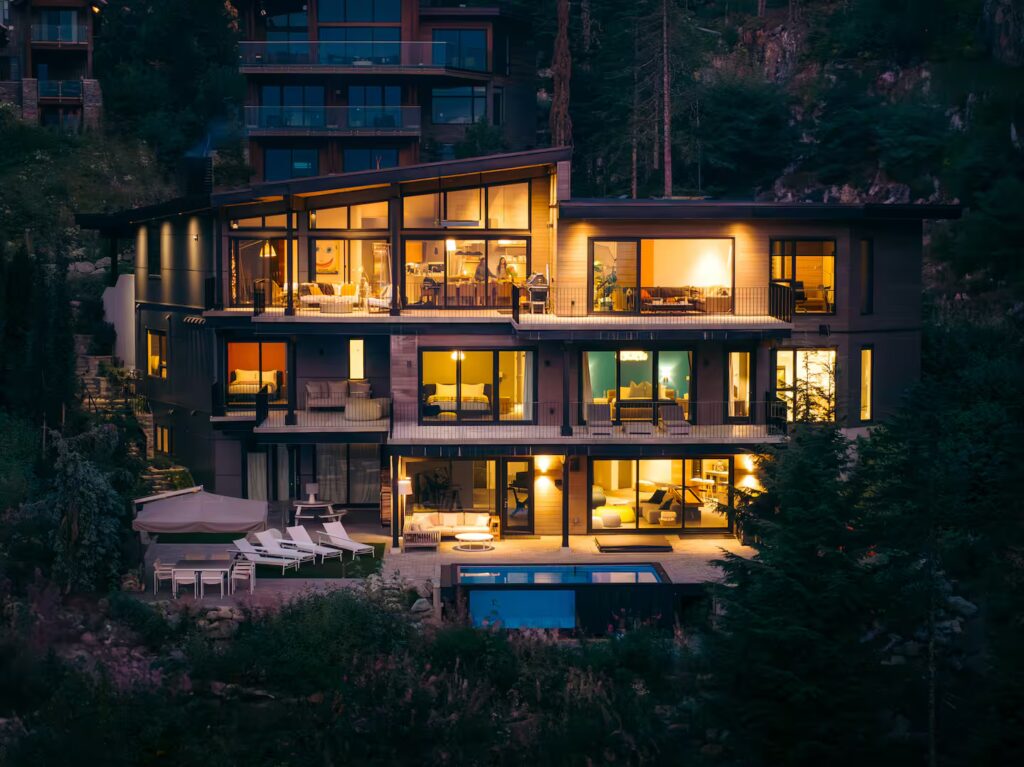 Stunning photo for an Airbnb listing featuring a Modpool with a viewing window on the side of the pool.